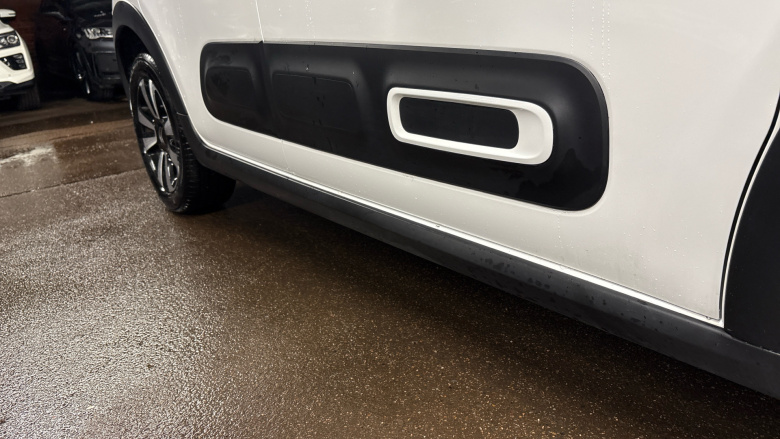 Citroen C3 1.2 PureTech 110 Plus 5dr EAT6 Petrol Hatchback